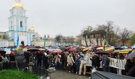 Учасники мітингу проти руйнування Андріївського принесуть Попову «шкіру кота»