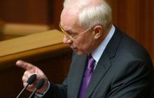Азаров не оцінив старань Колобова