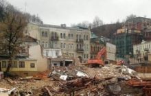 Кто владеет недвижимостью на Андреевском спуске