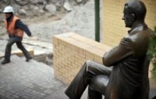 Торговці з Андріївського підозрюють, що музей Булгакова підпалили, щоб знести