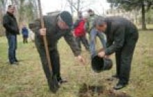 Вінницькі письменники ініціювали озеленення Ірпеня