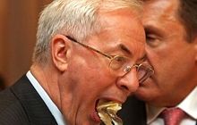 Азаров отказался от домашней колбасы