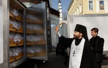 На Харківщині 15 тисяч освячених пасок передадуть в дитбудинки, інтернати, будинки ветеранів