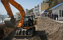 Строители обещают починить разбитую Алушту к лету (фото)