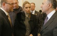 Власенко і донька Тимошенко не можуть потрапити до лікарні