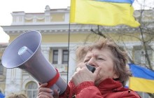 У Харкові перед судом мітингують прихильники і противники Тимошенко