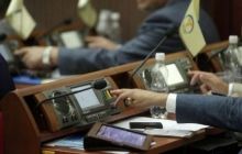 Политикам запретили критиковать власть