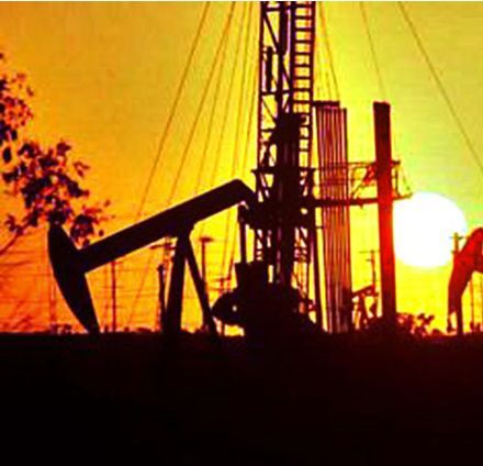 Мировые цены на нефть понизились на данных о росте ее запасов в США