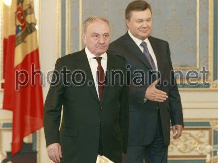 Янукович провел встречу с Тимофти