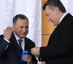 Янукович раскритиковал закупку поездов Hyundai