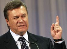 Янукович подписал закон о полном запрете курения в общественных местах
