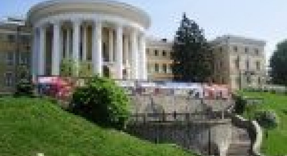 Інститут, катівня, палац. 170 років "шляхетних" контрастів