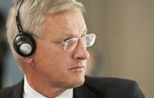 Глава МЗС Швеції: Янукович рухається вниз, а не на Схід чи Захід