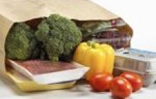 Продукти дешевіють, а пальне – дорожчає