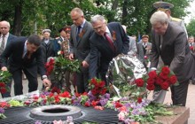Вінниця відсвяткувала День Перемоги з солдатською кашею та салютом