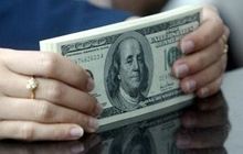 В Киеве начальница-налоговик требовала $3 тысячи взятки