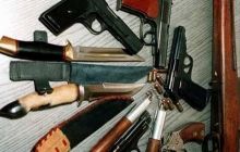 Жители Донецкой области добровольно принесли в милицию 600 единиц оружия