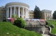 Інститут, катівня, палац. 170 років "шляхетних" контрастів