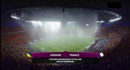 Желто-голубой Донецк и затопленная «Донбасс Арена»: как это было (репортаж)
