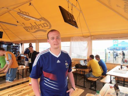 Иностранцы в лагере под Донецком устраивают пенные вечеринки и совсем не ездят на экскурсии
