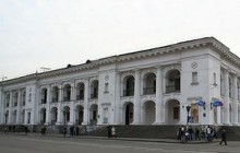 Суд отказался признать Гостиный двор памятником архитектуры