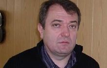 Четверо неизвестных в масках избили депутата и его жену