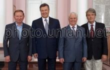 У Києві розпочалася зустріч президентів України