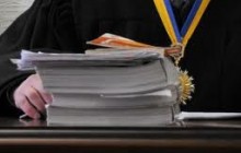 Янукович хочет лишить парламент права назначать судей