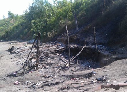 В Киеве сожгли лагерь цыган. Фото из Фейсбук В Киеве сожгли лагерь цыган. Фото из Фейсбук