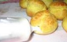 28-річній арештованій передали наркотики у тістечках