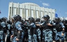 «Свобода» заявляет, что отбила очередную атаку «Беркута» под Украинским домом