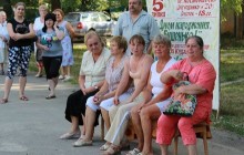 У вінницьких дворах почали виступати артисти