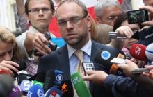 Власенко заявляет, что «организатор» харьковских врачей торговал детьми