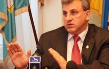 Мер Сум побився об заклад на пляшку віскі, що акція опозиції не буде чисельною