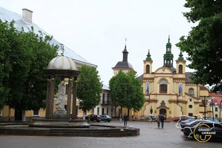 Площу Ринок закриють для транспорту у першу чергу. Фото http://grand-ukraine.com.ua Площу Ринок закриють для транспорту у першу чергу. Фото http://grand-ukraine.com.ua