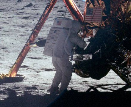 Ніл Армстронг на Місяці Ніл Армстронг на Місяці