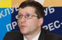 ДВК округу №12 рахують голоси при світлі ліхтариків
