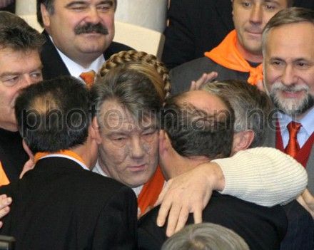 Ющенко прийняв символічну присягу у ВР. 23 листопада