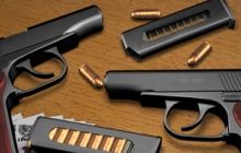 У Львові громадяни анонімно повертають викрадену з райвідділів міста зброю