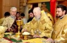 Предстоятель УПЦ звершив літургію у храмі Всіх Святих