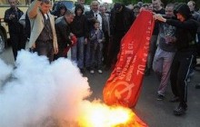 У Вінниці спалили комуністичний прапор