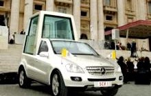 Папа Римський Бенедикт XVI отримав два нових "папамобілі"