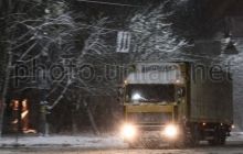 В Азарова хваляться, що дорогами можна їздити