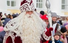 Налоговая призывает Дедов Морозов и Снегурочек уплатить налоги