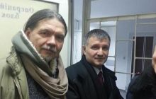Депутаты говорят, что начальник колонии Тимошенко спрятался от них в туалете (фото)