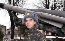 На Харьковщине солдат на территории военного объекта задержал нарушителя
