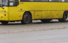 На Подолі маршрутка врізалася в стовп: водієві стало зле за кермом