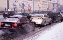 Киев снова стоит в многокилометровых пробках