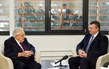 Янукович встретился с Киссинджером