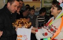 Мовчан подарував рідній школі мультимедійну дошку